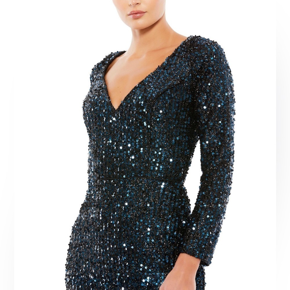 Mac Duggal Elegant Navy Sequin Gown v neck long sleeves size 6 NWT - Picture 4 of 13